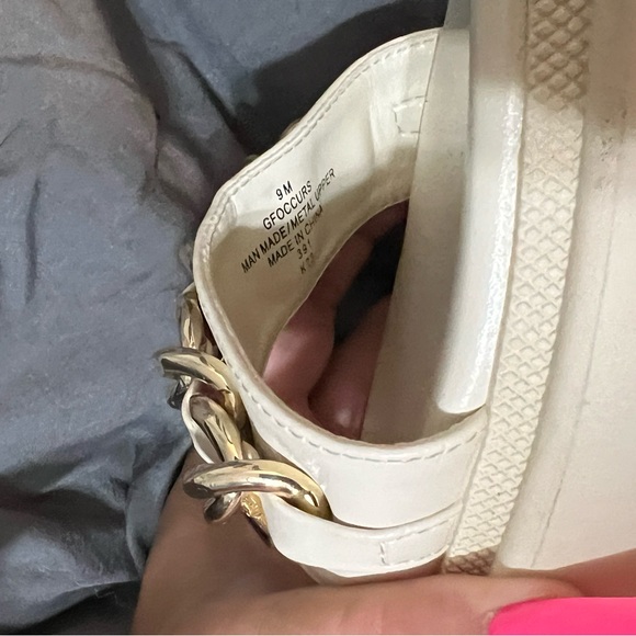 Guess Occurs Chain Platform Sandals - Picture 4 of 4